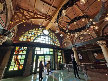 20250421ag Burnham Trip Epic Universe Celestial Park Oak And Star Tavern Florida
